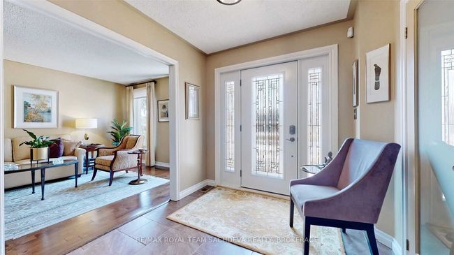 955 Peggoty Cir, House other with 4 bedrooms, 4 bathrooms and 4 parking in Oshawa ON | Image 4
