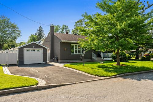 2024 Corry St, Ottawa, ON, K1G2M5 | Card Image