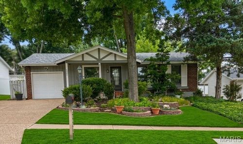 2005 Cleopatra Dr, Fenton, MO, 63026-2129 | Card Image