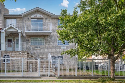 2739 Lawton Avenue, New York, NY, 10465 | Card Image