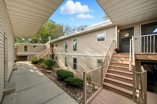 110262 Village Rd, Chaska, MN, 55318-2600 | Card Image