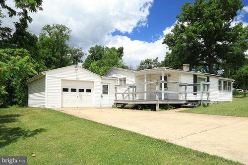 121 Mulbarger Ln, BELLEFONTE, PA, 16823-8629 | Card Image