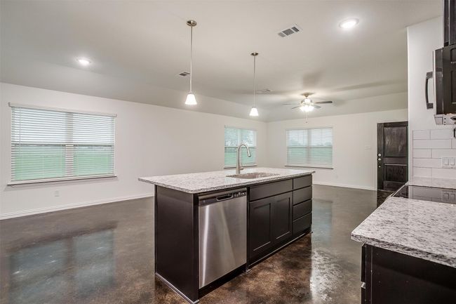 5824 High Plains Trl, House other with 3 bedrooms, 2 bathrooms and null parking in Joshua TX | Image 14