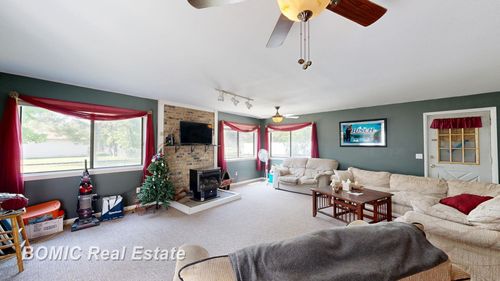 2081 Skiles Dr, Saint Helen, MI, 48656-9427 | Card Image