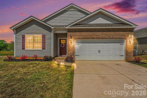 115 Old Home Rd, Statesville, NC, 28677-8748 | Card Image