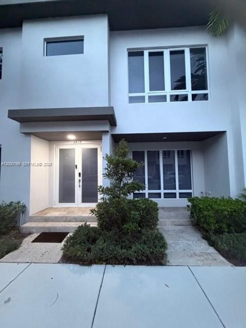 6434-6434 Nw 104th Ct, Medley, FL, 33178-3062 | Card Image