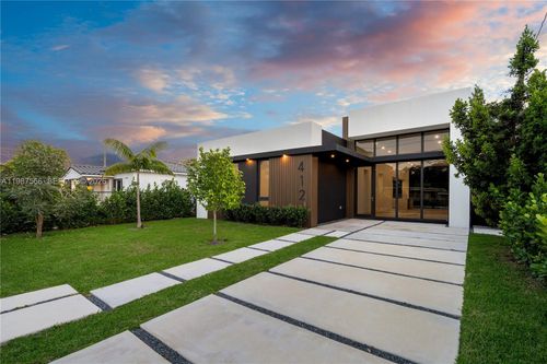 412 Nw 47th St, Miami, FL, 33127-2451 | Card Image