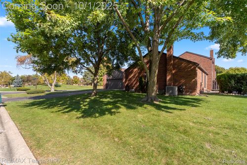 3144 Lindenwood Dr, Dearborn, MI, 48120-1314 | Card Image