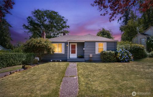 11424 69th Pl S, Seattle, WA, 98178-3001 | Card Image
