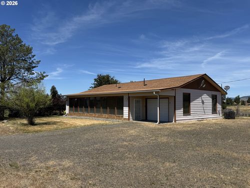 1322 W Darland St, Goldendale, WA, 98620-3605 | Card Image