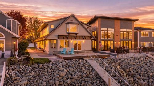300 S Marina Dr, Brownsville, MN, 55919-8815 | Card Image