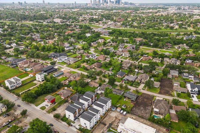 K - 4013 Griggs Rd, House other with 3 bedrooms, 4 bathrooms and 2 parking in Houston TX | Image 30