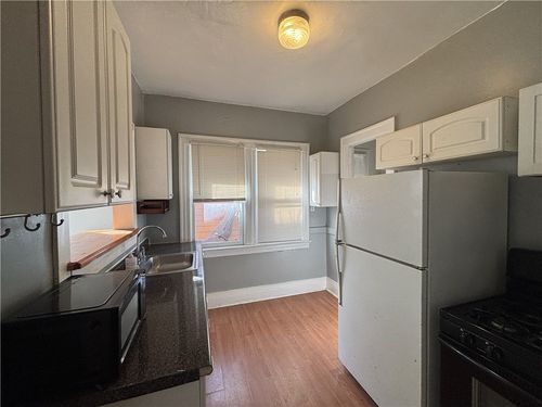 95 Woodlawn St, Rochester, NY, 14607-3786 | Card Image