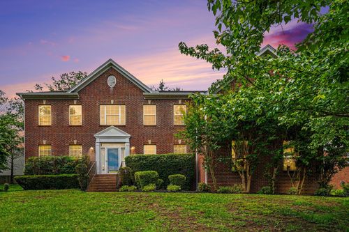 828 Loretta Dr, Goodlettsville, TN, 37072-3160 | Card Image