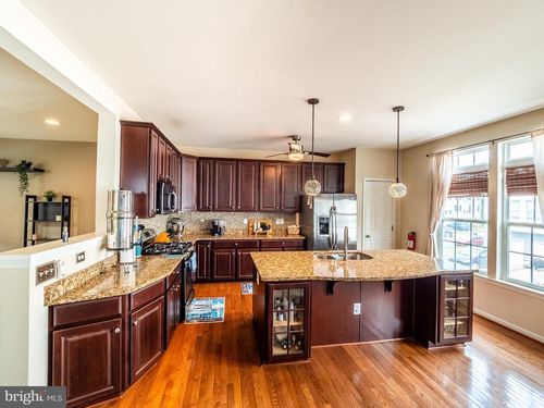 6 Fox Ct, Delran, NJ, 08075-1642 | Card Image