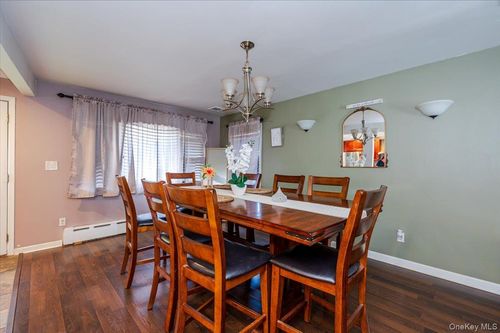 62 Westcott St, Inwood, NY, 11096-1232 | Card Image