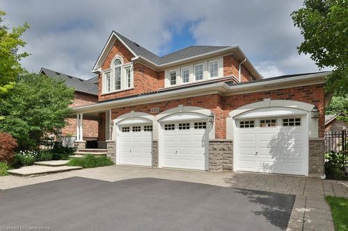 4302 Clubview Dr, Burlington, ON, L7M4W9 | Card Image