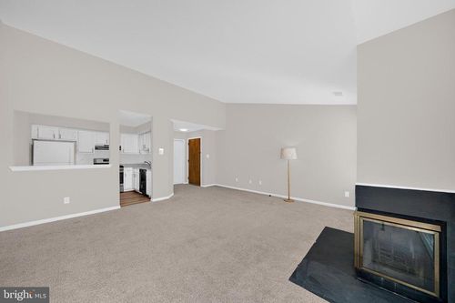 apt-11-205 Salem Ct, Princeton, NJ, 08540-7043 | Card Image