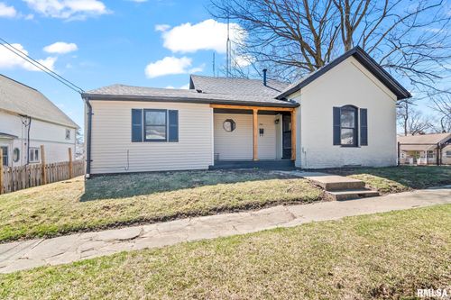554 W Monroe St, Petersburg, IL, 62675-1455 | Card Image