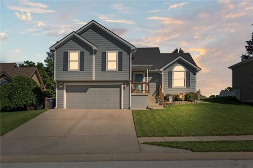 11039 N Ditman Ave, Kansas City, MO, 64157-1151 | Card Image