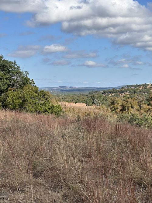 585 Outlook Dr, Wimberley, TX, 78676-4689 | Card Image
