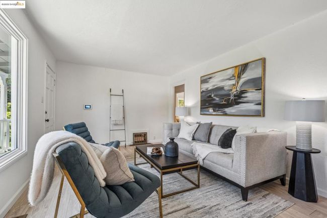 7069 Saroni Dr, House other with 2 bedrooms, 1 bathrooms and null parking in Oakland CA | Image 6