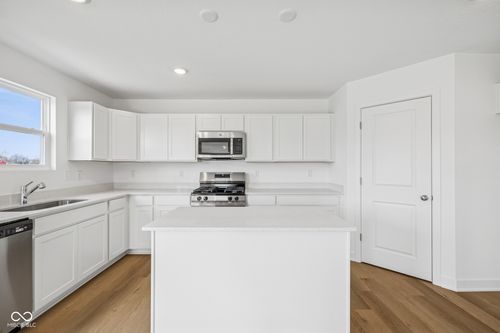 3934 Quinn Rd, Indianapolis, IN, 46239-1886 | Card Image