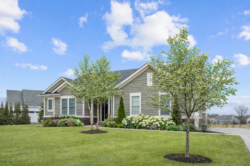 30 S Orchard Cir, Lake Forest, IL, 60045-2626 | Card Image