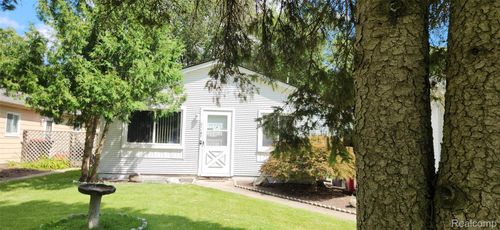 21182 Poinciana St, Southfield, MI, 48033-3541 | Card Image