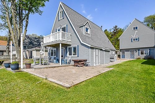 1210 N Eagle Lake Dr, Kalamazoo, MI, 49009-8429 | Card Image