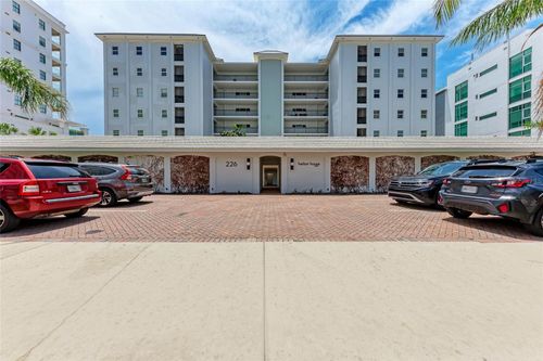 apt-44-226 Golden Gate Pt, SARASOTA, FL, 34236-6618 | Card Image