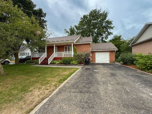 {{alt}} | Card Image