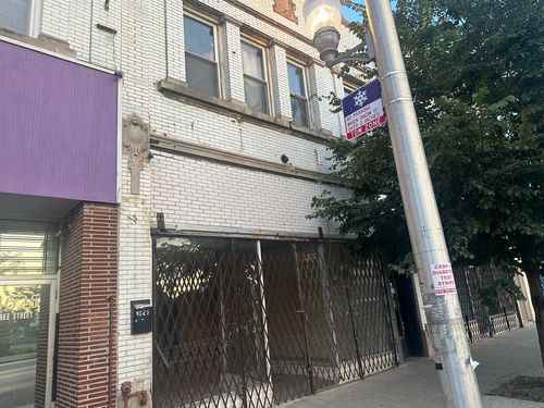 4627 S Ashland Ave, Chicago, IL, 60609-3252 | Card Image