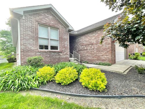 464 Glenview Dr, Greencastle, IN, 46135-7489 | Card Image