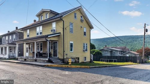 126 E Spruce St, Williamstown, PA, 17098-1415 | Card Image