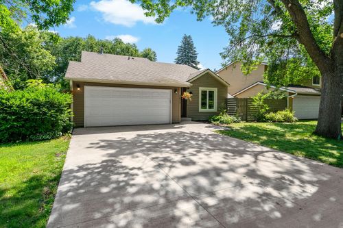 5610 Albert St, Shoreview, MN, 55126-8521 | Card Image