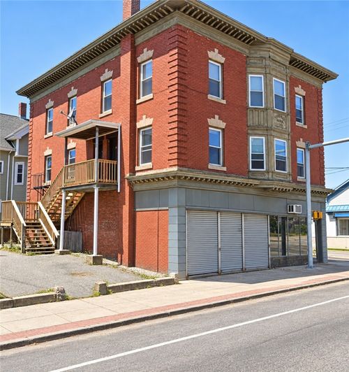 3r-398 Broadway, Pawtucket, RI, 02860 | Card Image