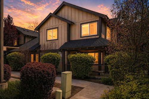 unit-5-1929 Nw Monterey Pines Dr, Bend, OR, 97703-5285 | Card Image