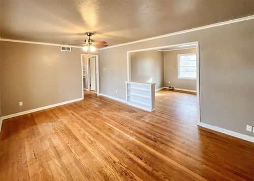 208 E 14th St, Edmond, OK, 73034-4746 | Card Image