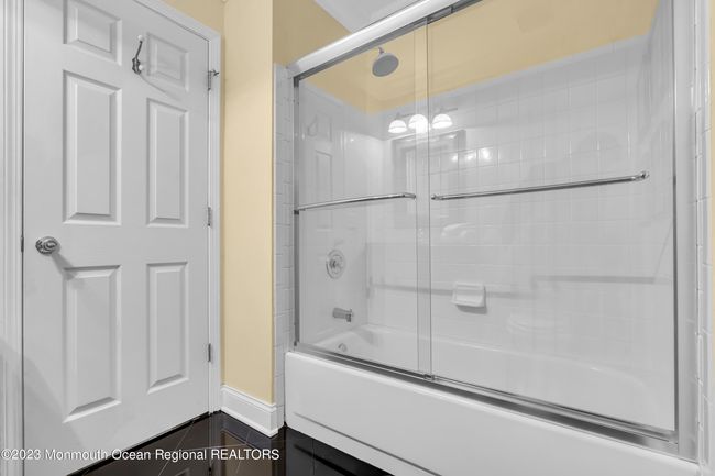 41 Durant Ave, Condo with 2 bedrooms, 3 bathrooms and null parking in Holmdel NJ | Image 20