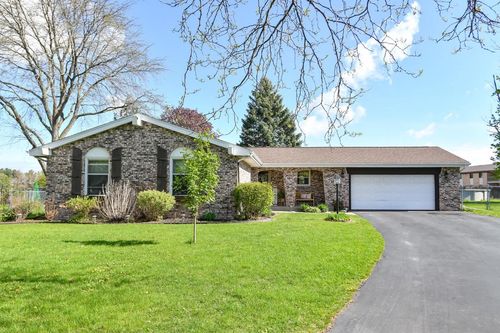2749 N Butlin Dr, BELOIT, WI, 53511-2272 | Card Image