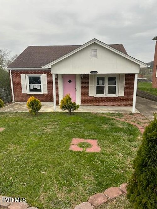 1936 Darnell Dr, Kingsport, TN, 37665-1118 | Card Image