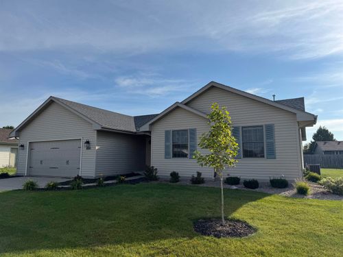 4644 Parkwood Dr, Milton, WI, 53563-8981 | Card Image