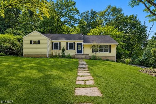 27 Inwood Rd, Berkeley Heights, NJ, 07922-2447 | Card Image