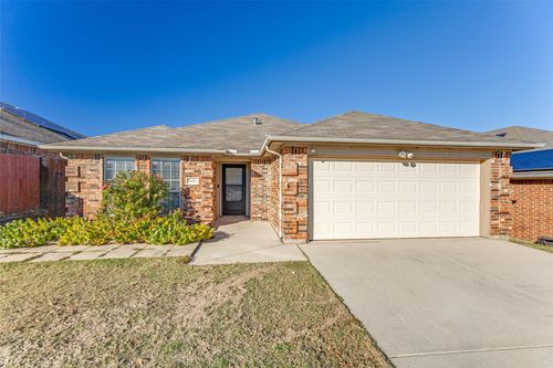9124 Nathan Dr, White Settlement, TX, 76108-3550 | Card Image