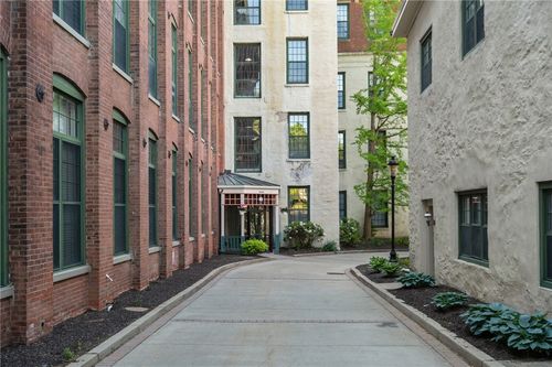109-15 Higgins St, Smithfield, RI, 02917-4033 | Card Image