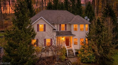 9 Poplar Ct, Hackettstown, NJ, 07840-2846 | Card Image