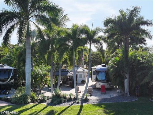 10131 Sunnywood Ct, FORT MYERS, FL, 33905 | Card Image