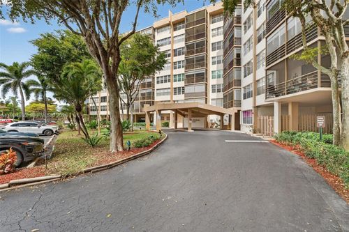 apt-222-1400 Saint Charles Pl, Pembroke Pines, FL, 33026-3224 | Card Image