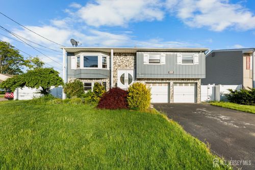 200 Rosewood Ln, Port Reading, NJ, 07064-1411 | Card Image